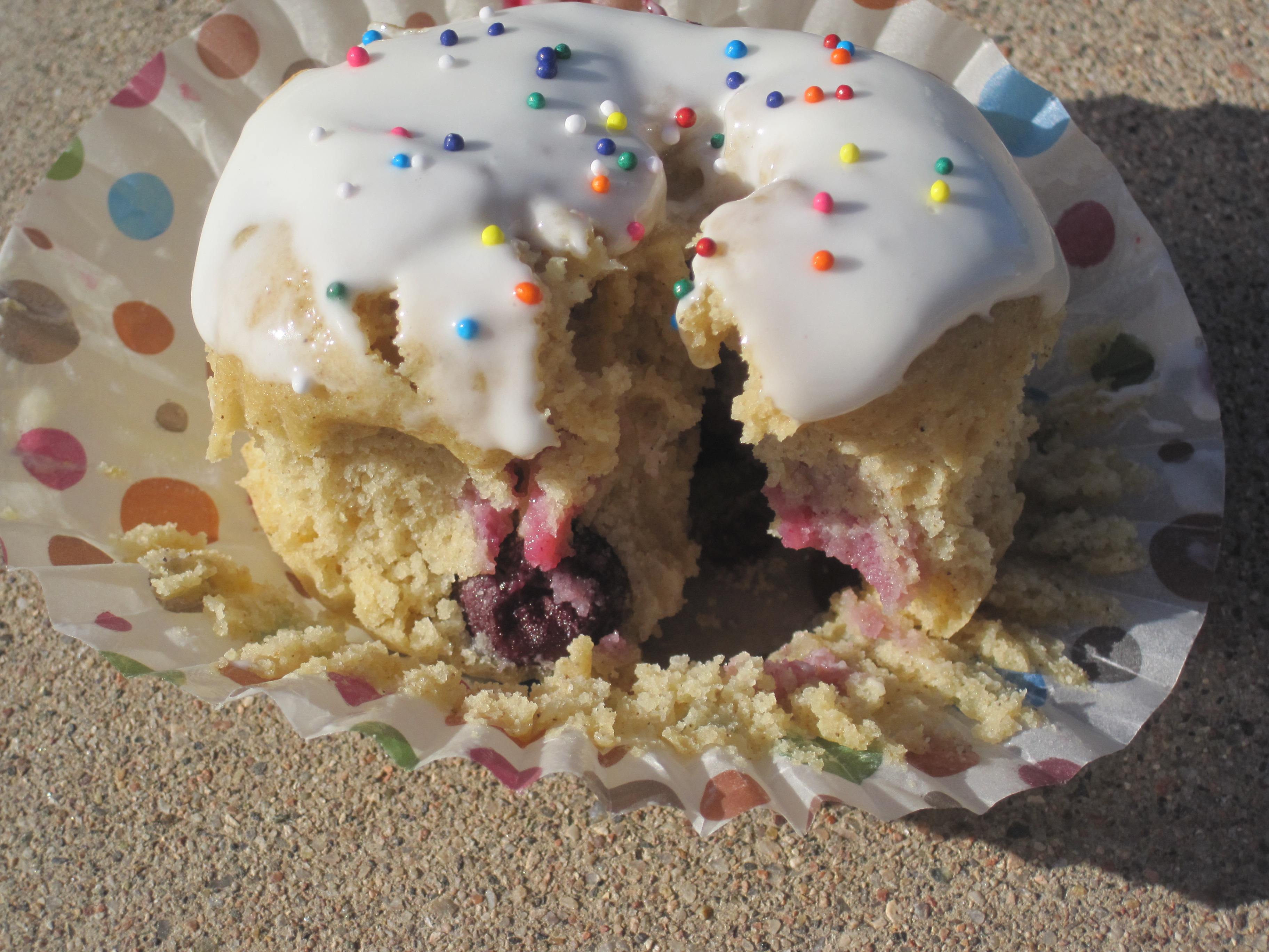 Permalink to: Gluten-Free Blueberry Marshmallow Buttermilk Cupcakes
