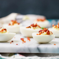 Jalapeno Popper Deviled Eggs: Bold, spicy and delicious with tons of flavor and NO mayo make this snack both healthy and crave-able!